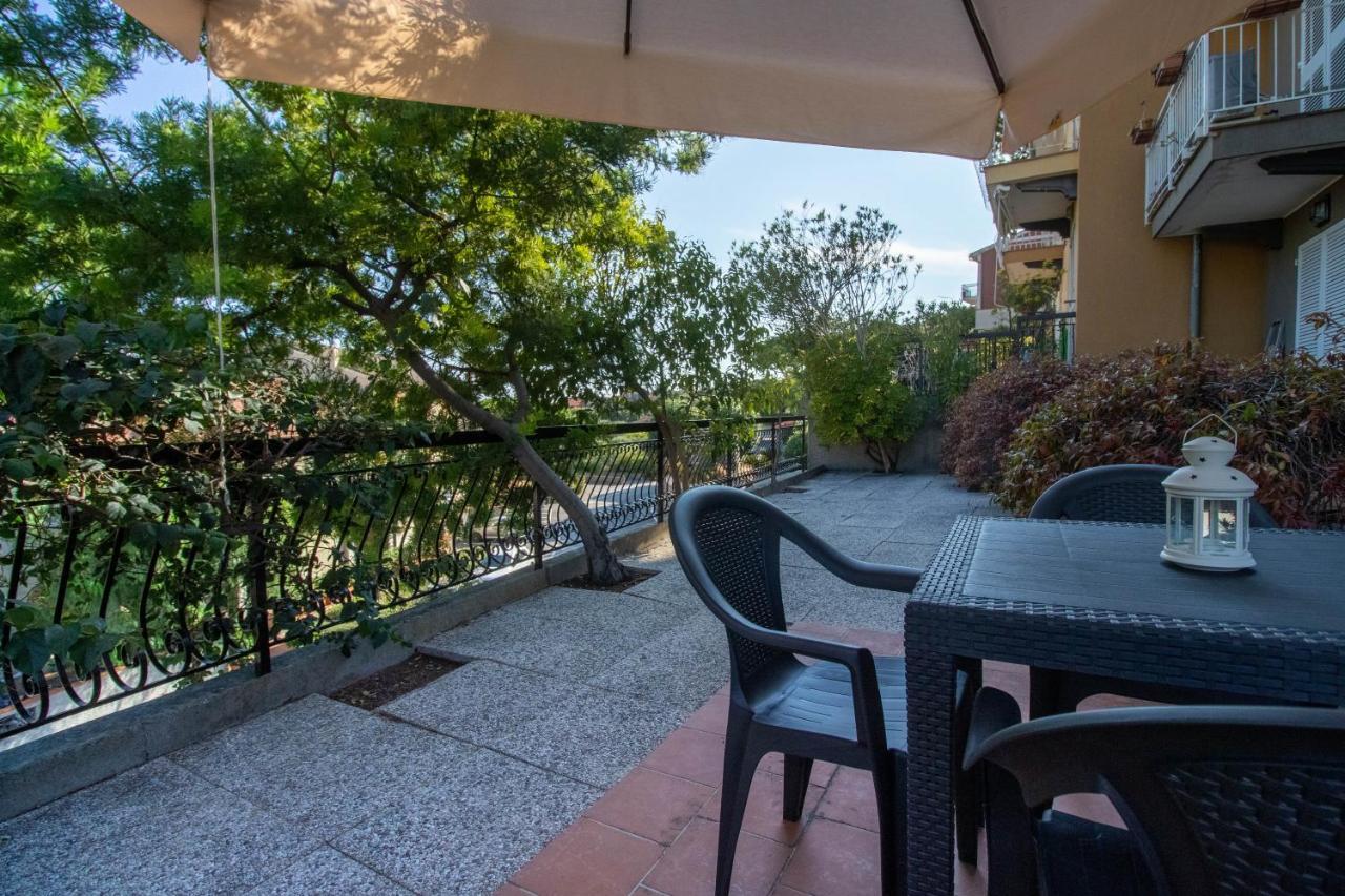 Luminoso Appartamento Con Ampia Terrazza 산토바르톨로메오알마레 외부 사진